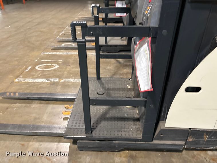 image for item EU0654 2018 Crown SP3520-30 order picker