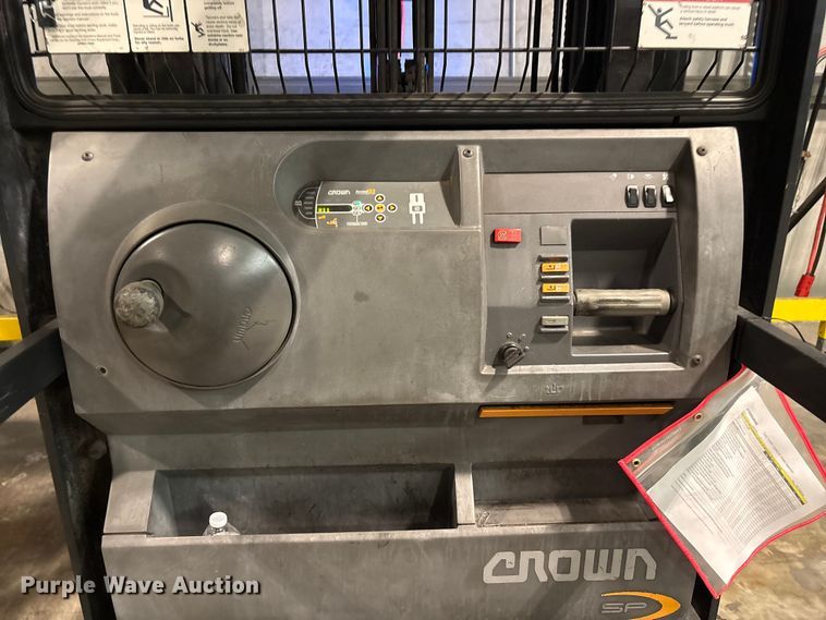 image for item EU0654 2018 Crown SP3520-30 order picker