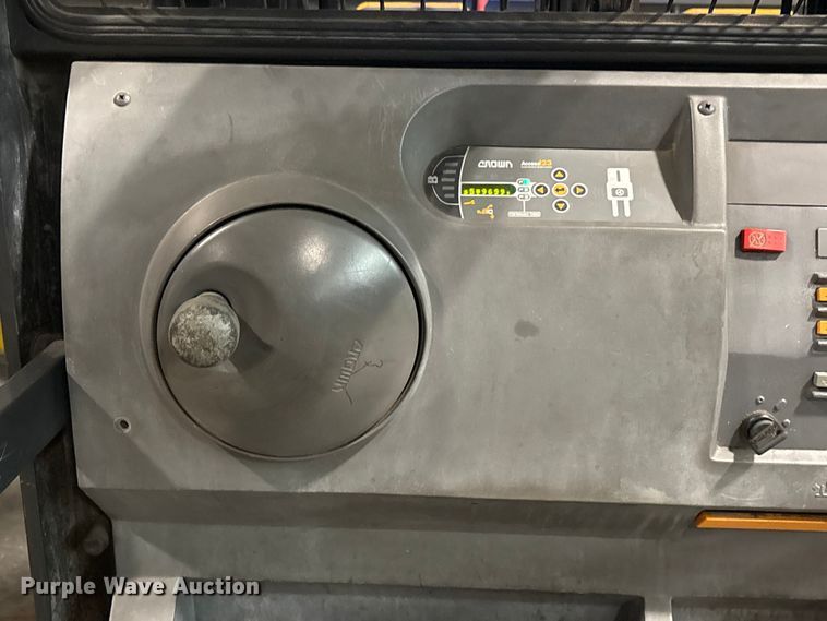 image for item EU0654 2018 Crown SP3520-30 order picker