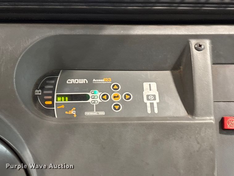 image for item EU0654 2018 Crown SP3520-30 order picker