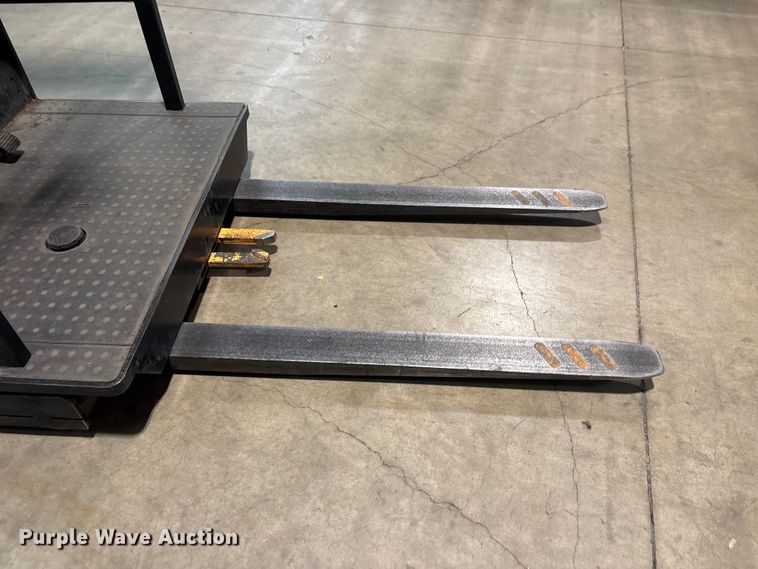 image for item EU0655 2019 Crown SP3520-30 order picker
