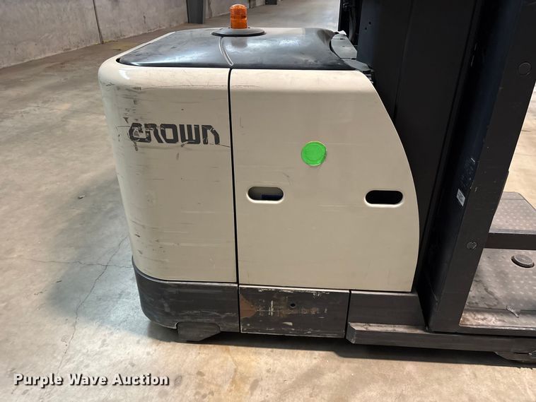image for item EU0655 2019 Crown SP3520-30 order picker