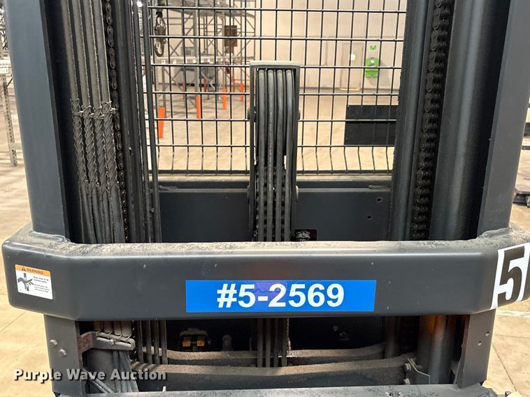 image for item EU0655 2019 Crown SP3520-30 order picker