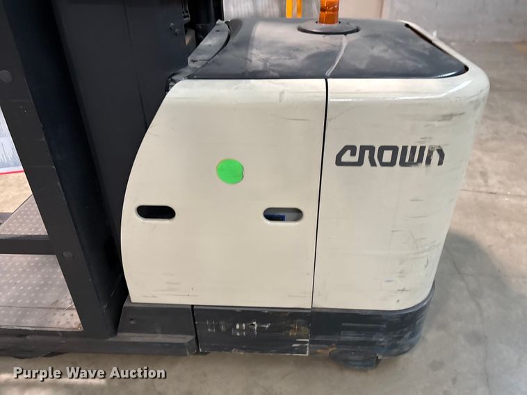 image for item EU0655 2019 Crown SP3520-30 order picker