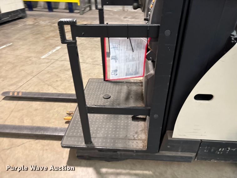 image for item EU0655 2019 Crown SP3520-30 order picker