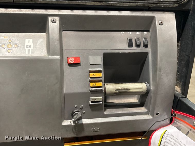 image for item EU0655 2019 Crown SP3520-30 order picker