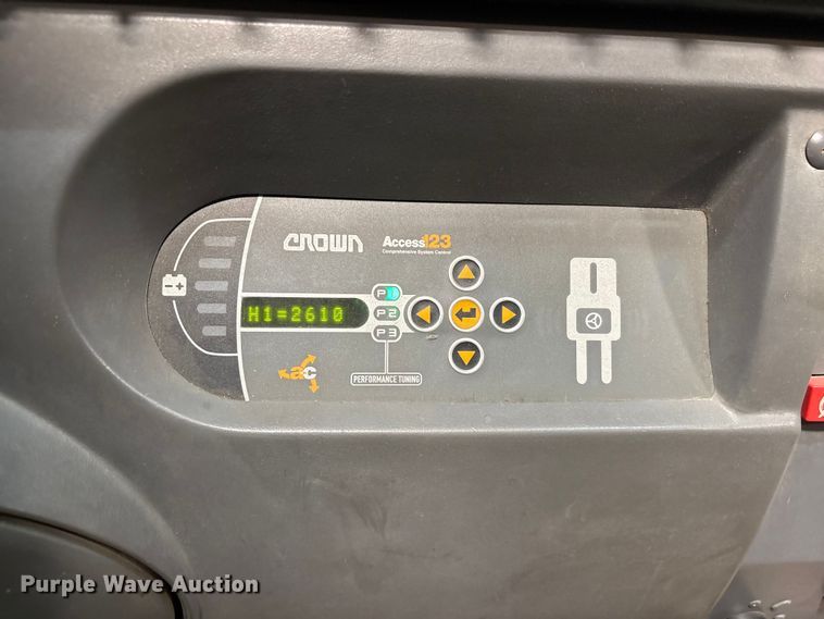 image for item EU0655 2019 Crown SP3520-30 order picker