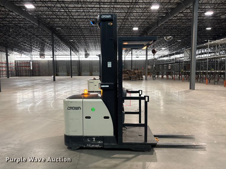 image for item EU0656 2018 Crown SP3520-30 order picker