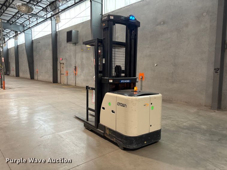 image for item EU0656 2018 Crown SP3520-30 order picker