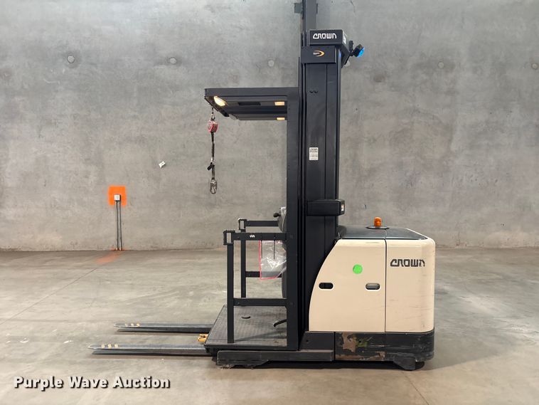 image for item EU0656 2018 Crown SP3520-30 order picker