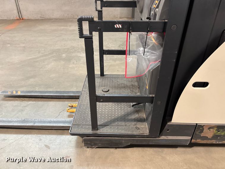 image for item EU0656 2018 Crown SP3520-30 order picker