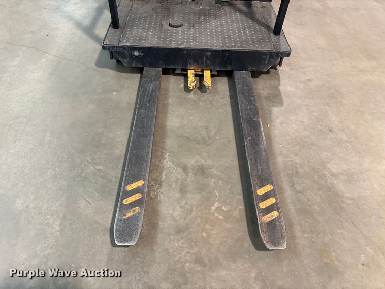 image for item EU0656 2018 Crown SP3520-30 order picker