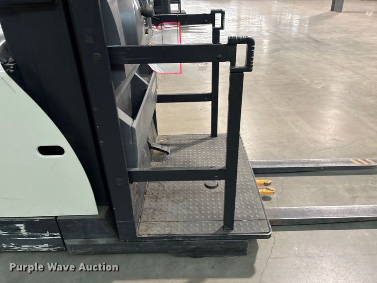 image for item EU0656 2018 Crown SP3520-30 order picker