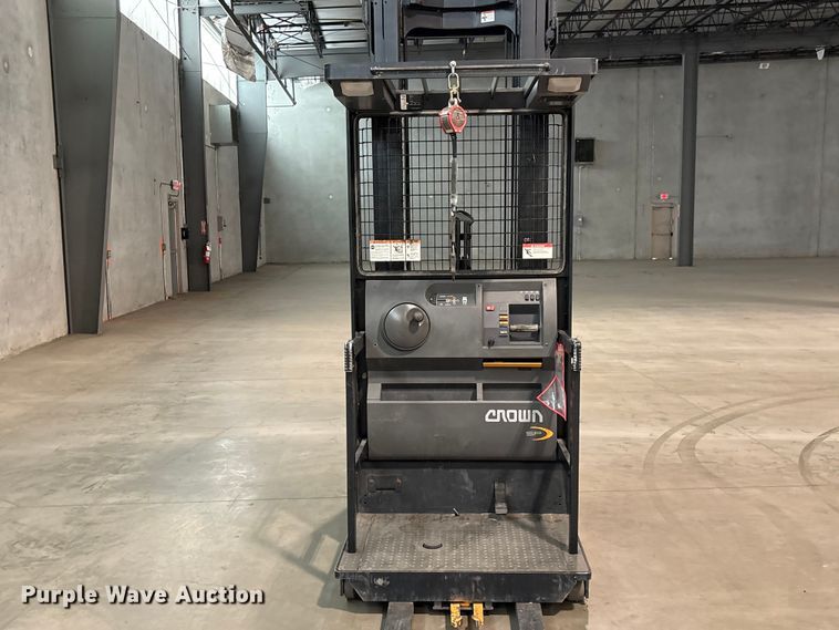 image for item EU0656 2018 Crown SP3520-30 order picker
