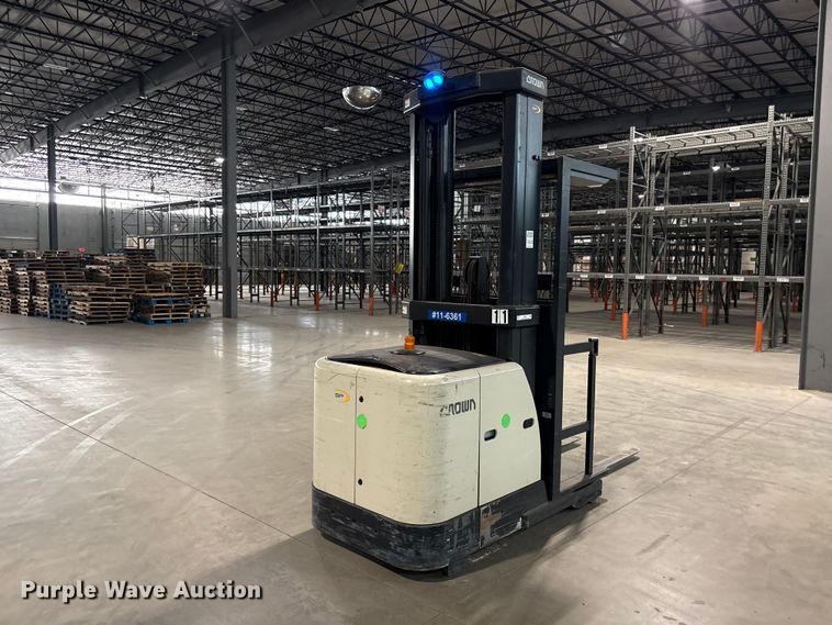 image for item EU0657 2018 Crown SP3520-30 order picker
