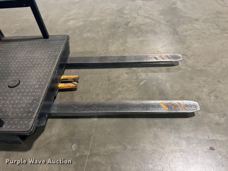 image for item EU0657 2018 Crown SP3520-30 order picker