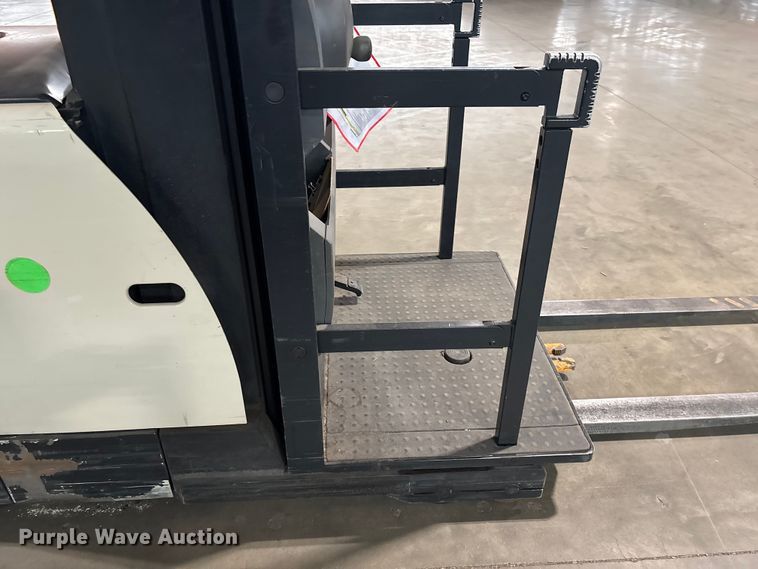 image for item EU0657 2018 Crown SP3520-30 order picker