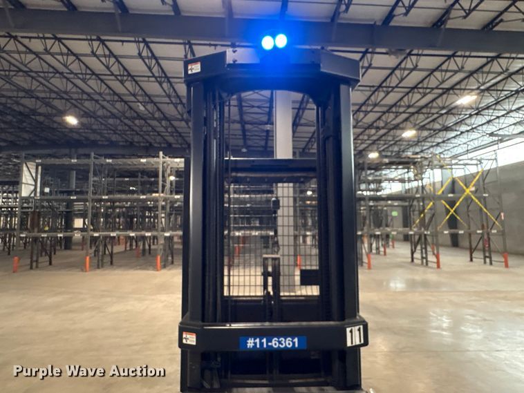 image for item EU0657 2018 Crown SP3520-30 order picker