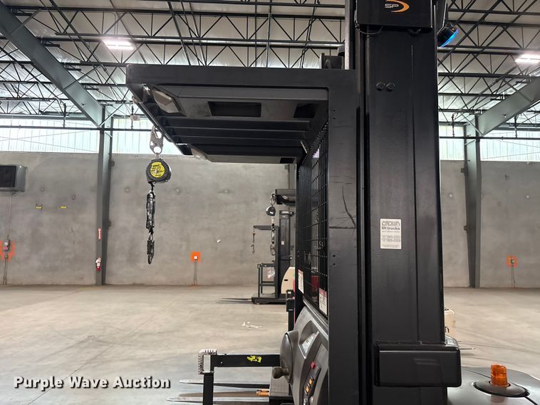 image for item EU0657 2018 Crown SP3520-30 order picker
