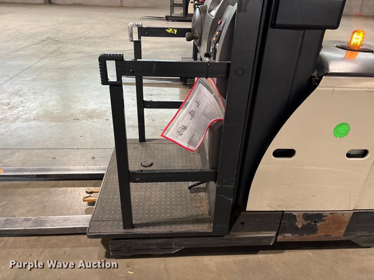 image for item EU0657 2018 Crown SP3520-30 order picker