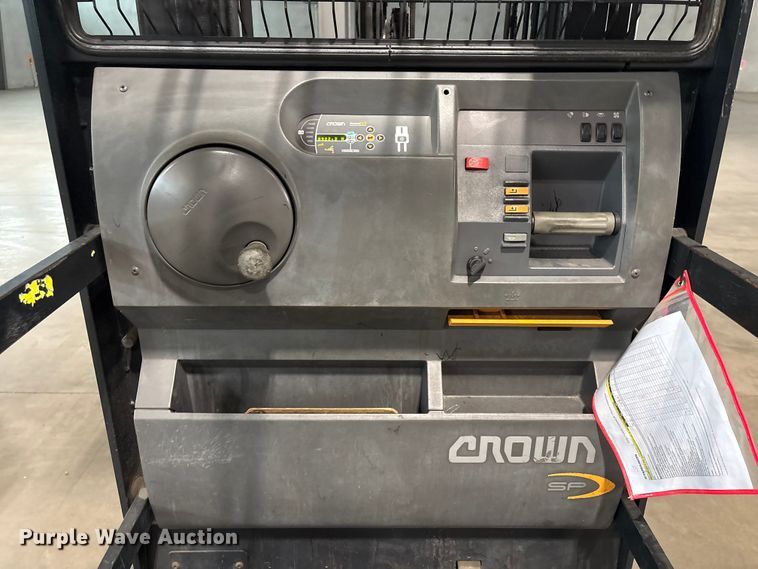 image for item EU0657 2018 Crown SP3520-30 order picker