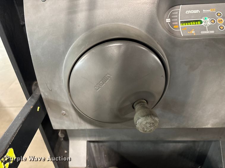 image for item EU0657 2018 Crown SP3520-30 order picker