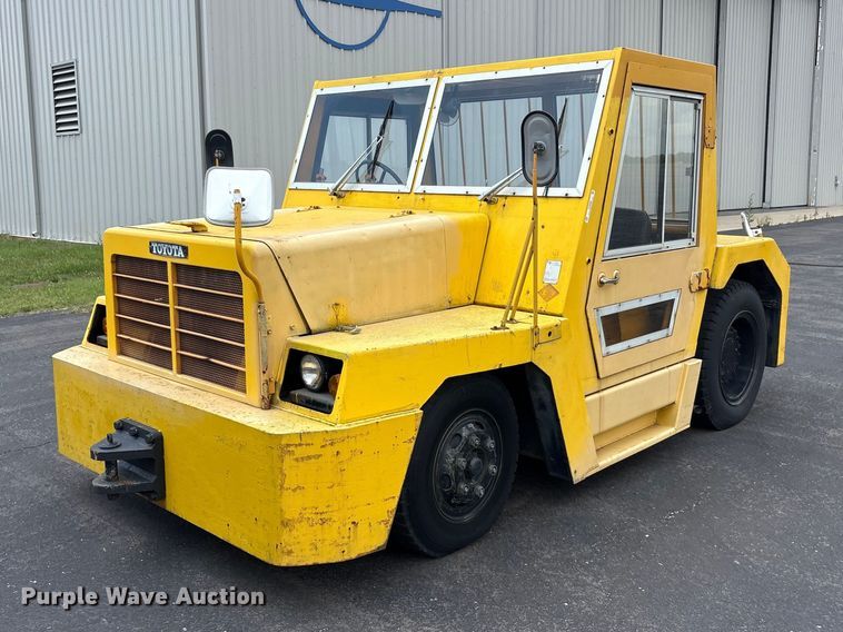 image for item EU5608 Toyota air craft tug
