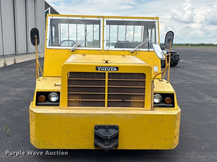 image for item EU5608 Toyota air craft tug