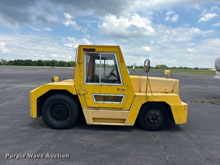 image for item EU5608 Toyota air craft tug