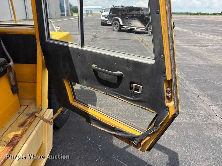 image for item EU5608 Toyota air craft tug