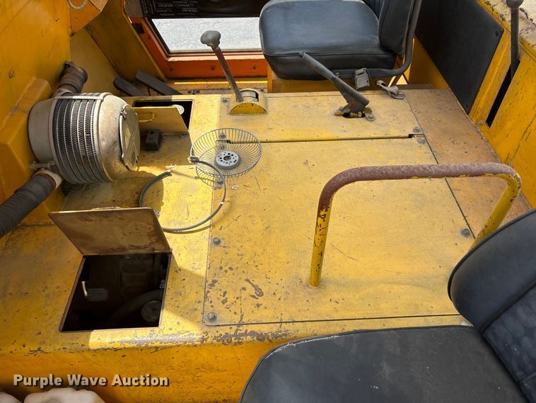 image for item EU5608 Toyota air craft tug