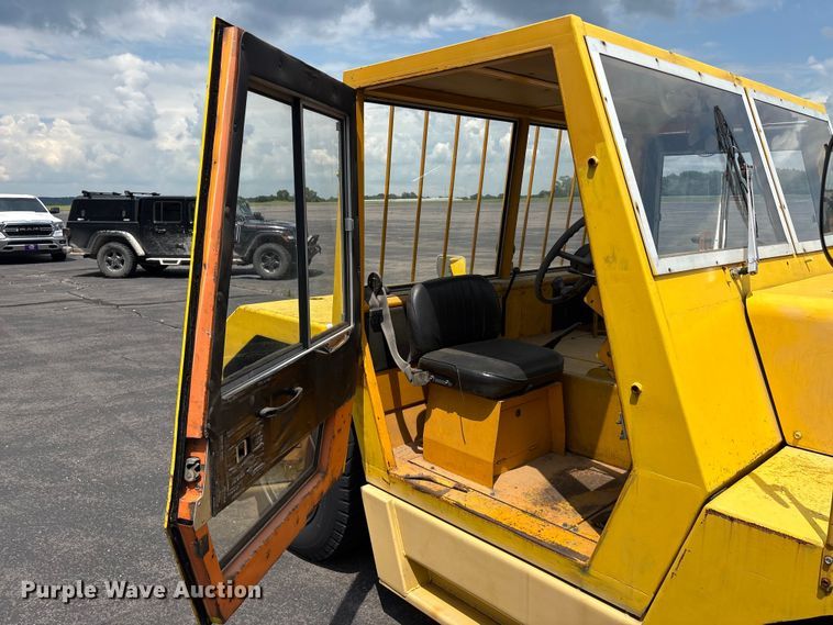 image for item EU5608 Toyota air craft tug