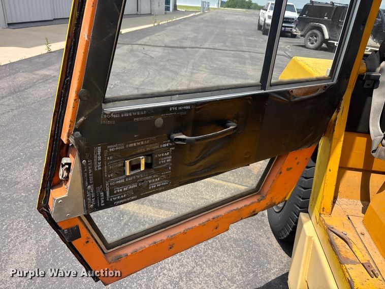 image for item EU5608 Toyota air craft tug