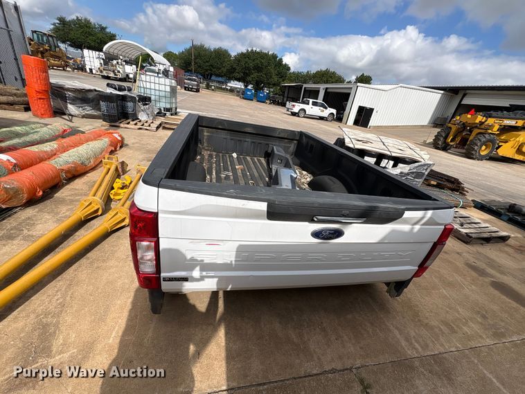 image for item EU5699 Pickup truck bed