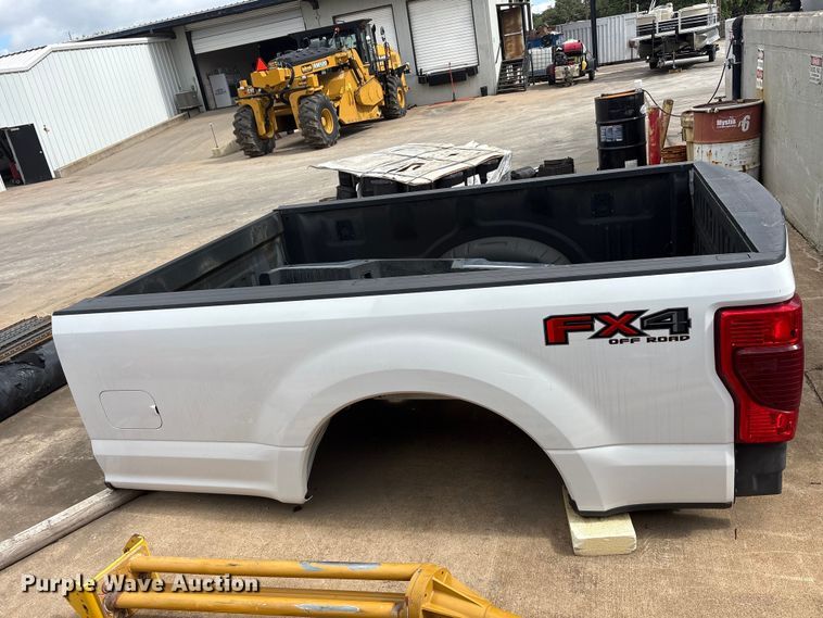 image for item EU5699 Pickup truck bed