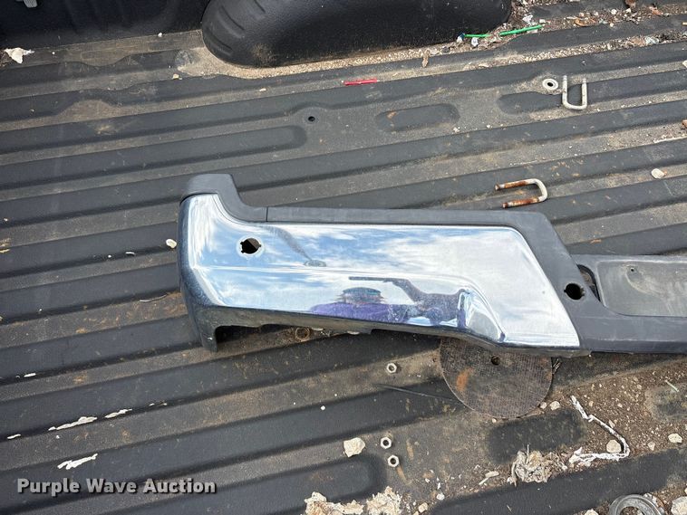 image for item EU5699 Pickup truck bed