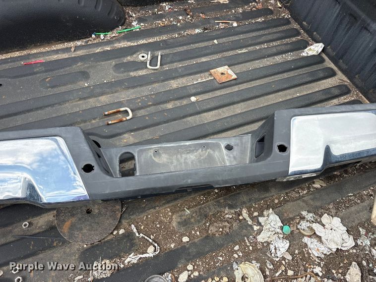 image for item EU5699 Pickup truck bed