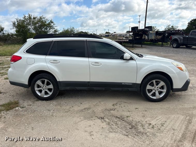 image for item EU5703 2013 Subaru Outback SUV
