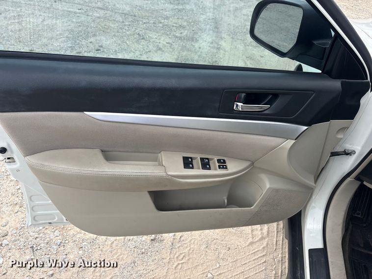 image for item EU5703 2013 Subaru Outback SUV