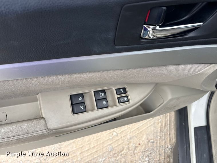 image for item EU5703 2013 Subaru Outback SUV