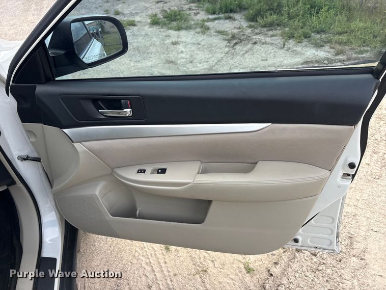 image for item EU5703 2013 Subaru Outback SUV