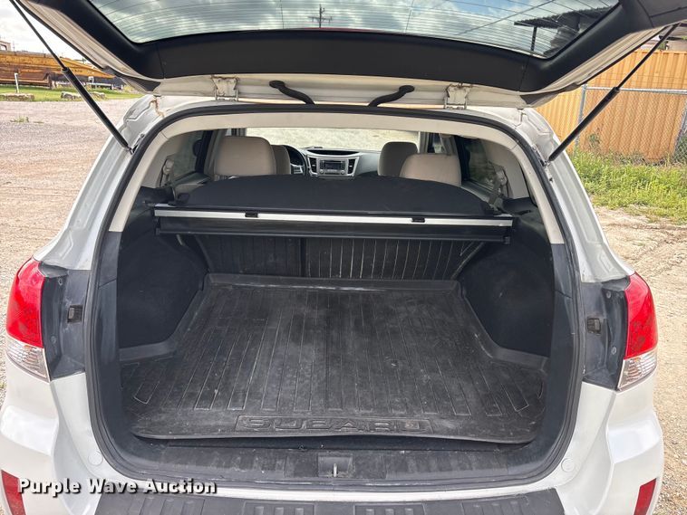 image for item EU5703 2013 Subaru Outback SUV