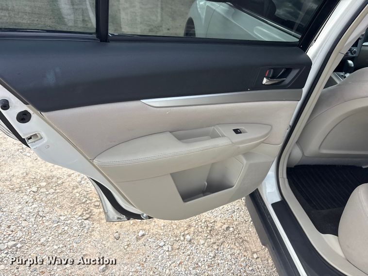 image for item EU5703 2013 Subaru Outback SUV
