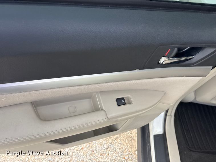 image for item EU5703 2013 Subaru Outback SUV