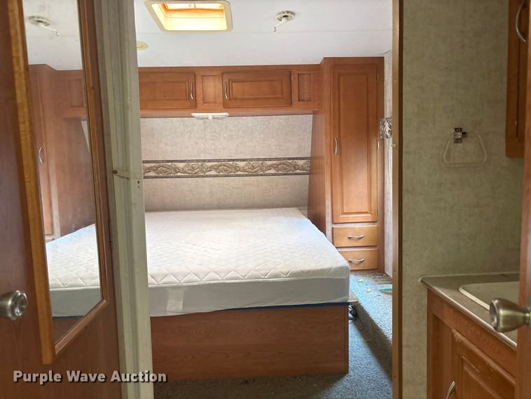 image for item EU5717 2005 Wanderer by MVP RV Inc camper