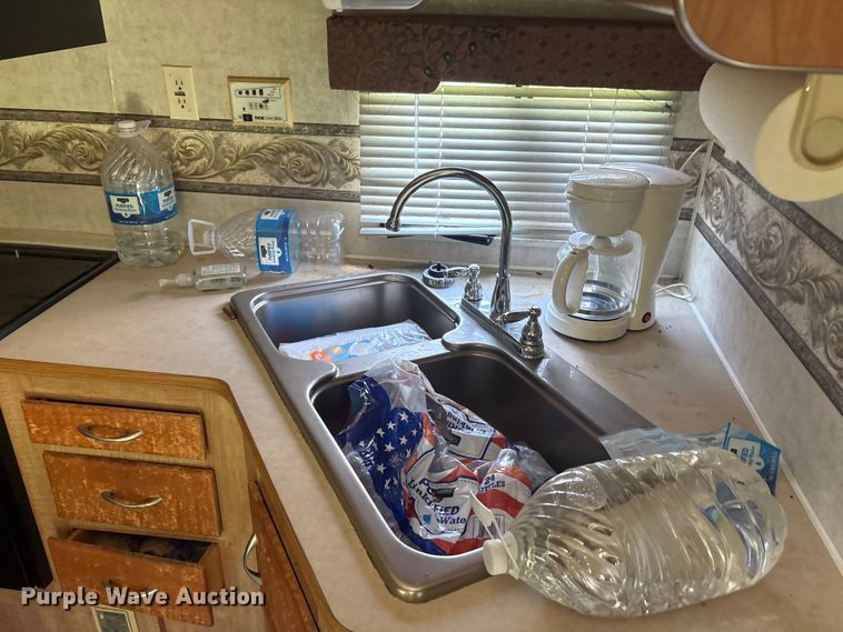 image for item EU5717 2005 Wanderer by MVP RV Inc camper