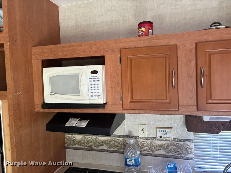 image for item EU5717 2005 Wanderer by MVP RV Inc camper