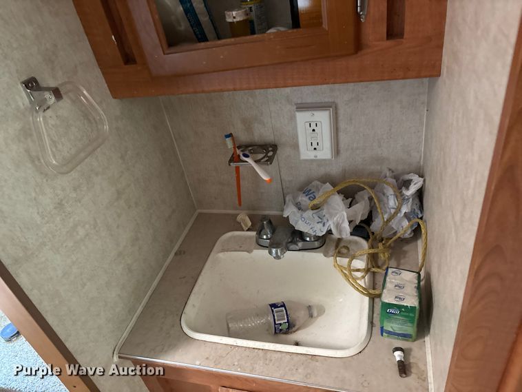 image for item EU5717 2005 Wanderer by MVP RV Inc camper