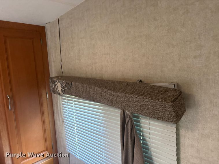 image for item EU5717 2005 Wanderer by MVP RV Inc camper