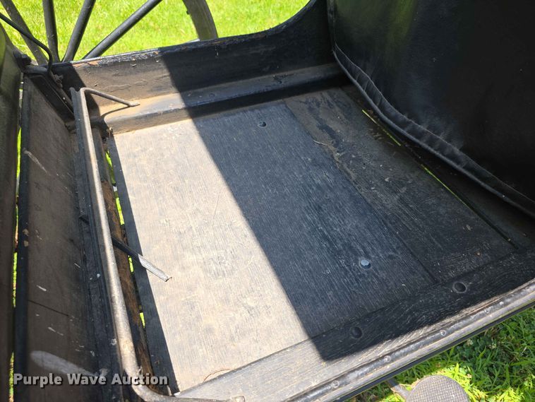 image for item EV2270 Moline horse buggy